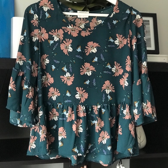 Tops - Floral Ruffle Sleeve Blouse - Green